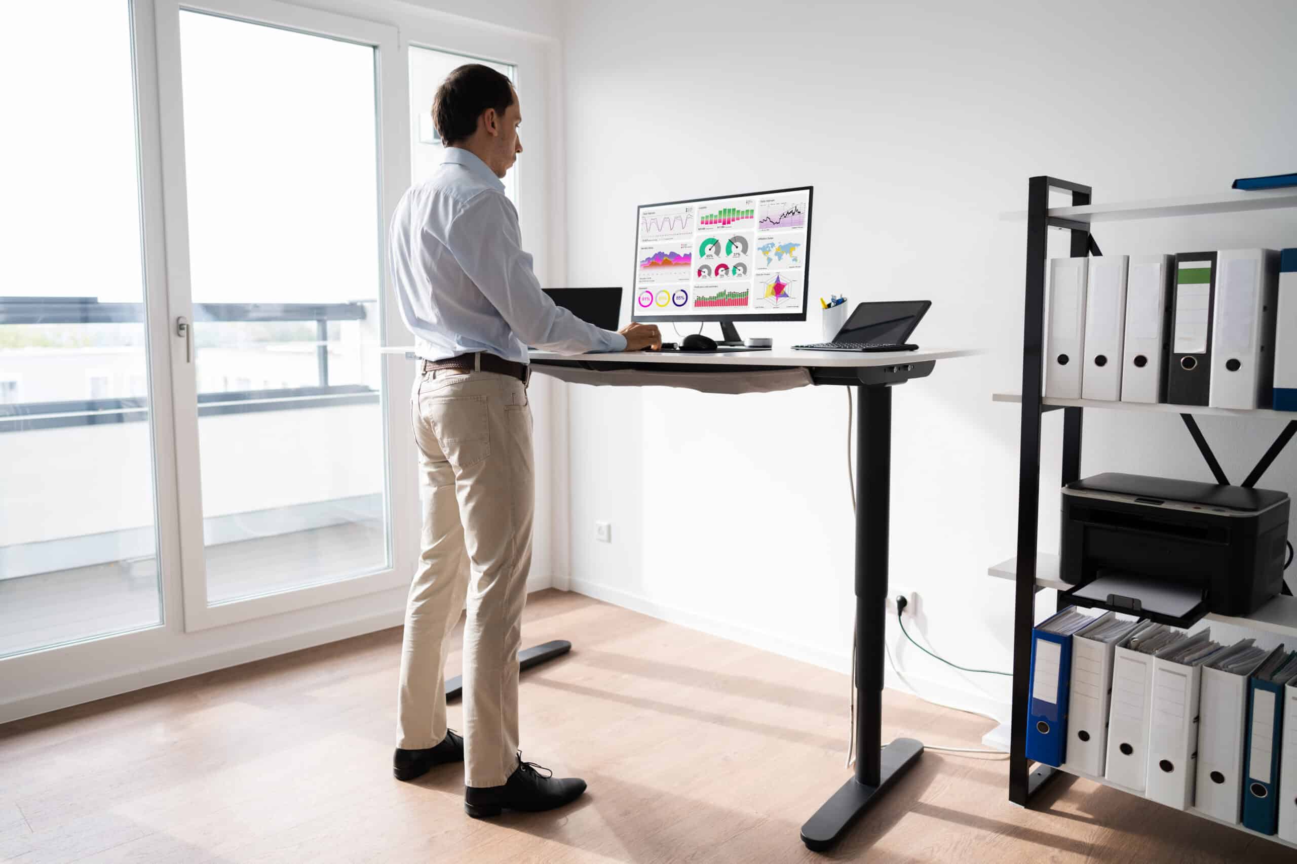 7 Benefits of a Standing Desk